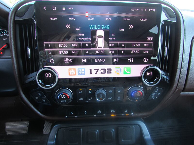 Used 2014 Chevrolet Silverado 1500 High Country w/ High Country Premium Package AWD/4WD image 21