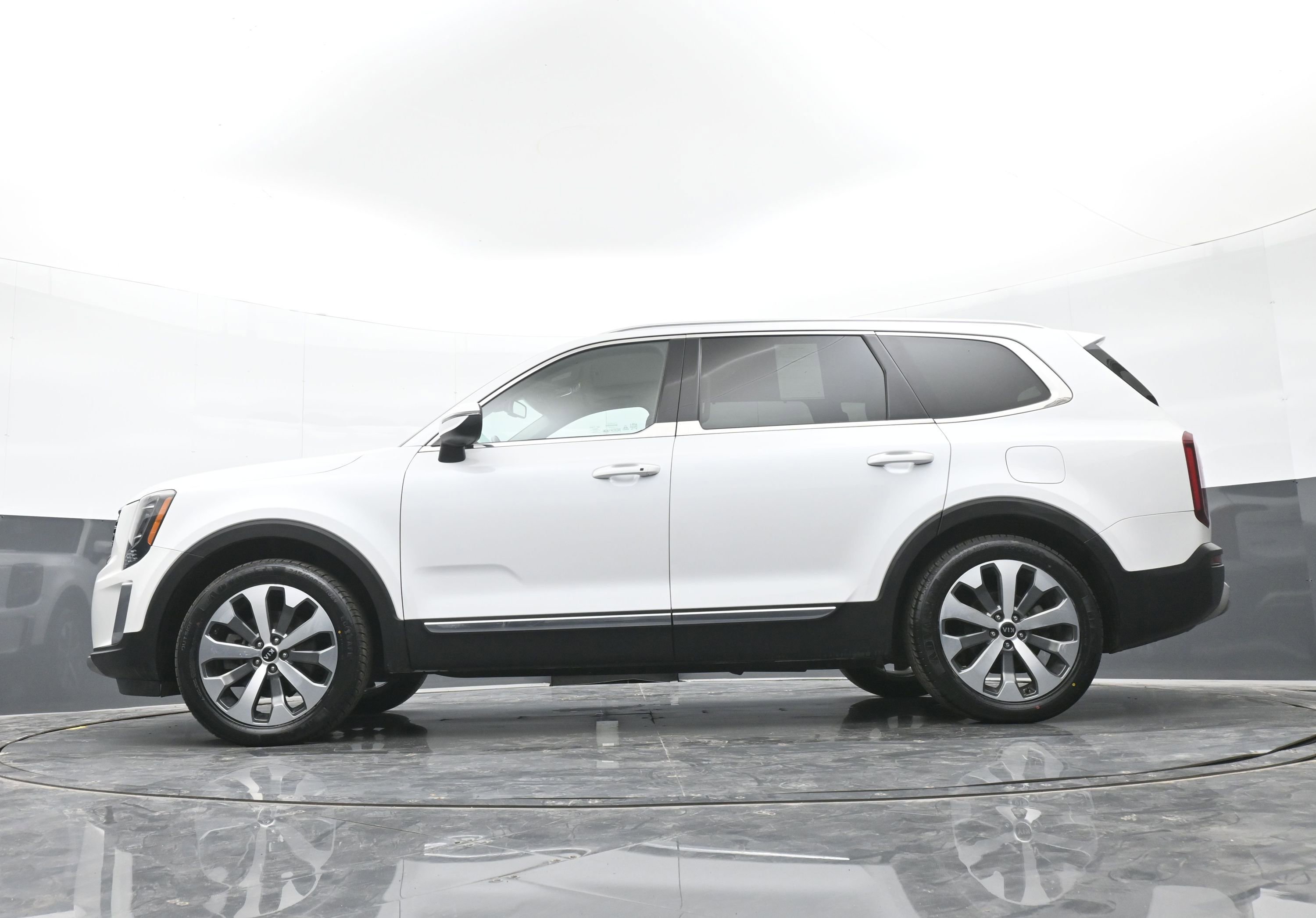 Used 2020 Kia Telluride EX w/ EX Premium Package AWD/4WD image 46