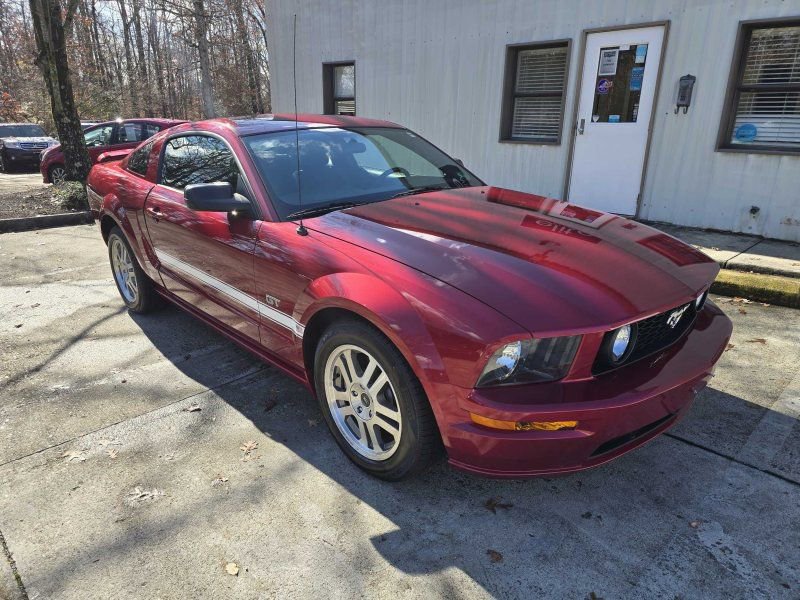 Used 2005 Ford Mustang GT Premium image 7