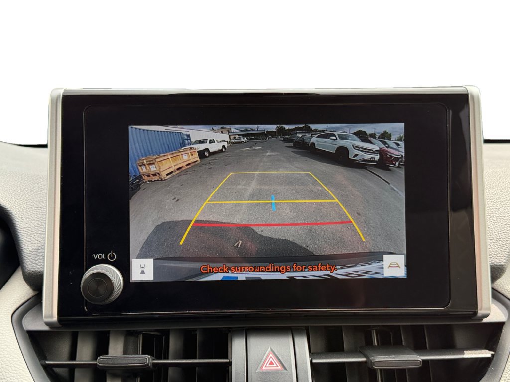 Used 2025 Toyota RAV4 XLE AWD/4WD image 15