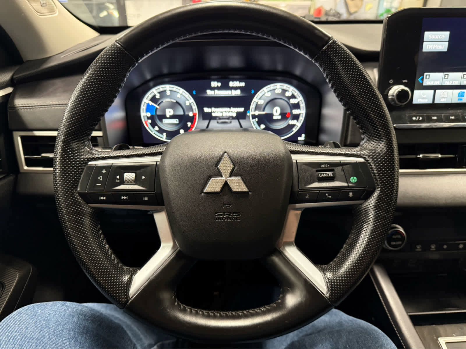 Used 2023 Mitsubishi Outlander SE image 26