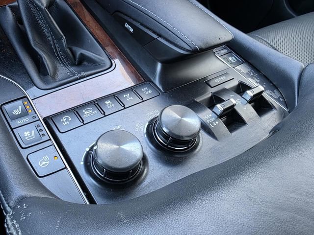 Used 2019 Lexus LX 570 4WD w/ Luxury Package image 29