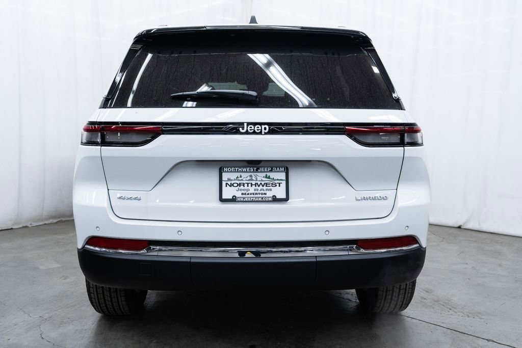 New 2025 Jeep Grand Cherokee Laredo X w/ Luxury Tech Group I image 5