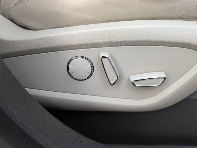 Used 2017 Lincoln MKX Reserve w/ Lincoln MKX Climate Package image 22