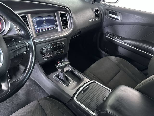 Used 2019 Dodge Charger SXT RWD image 36