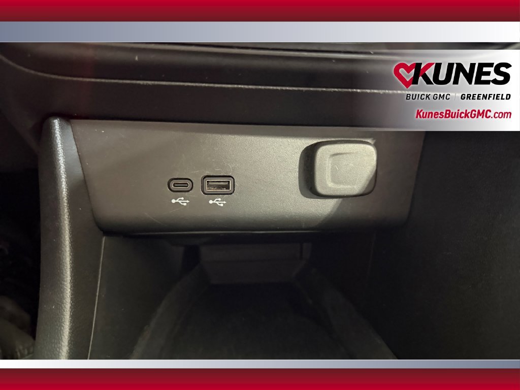 Used 2025 Buick Encore GX Preferred AWD/4WD image 31