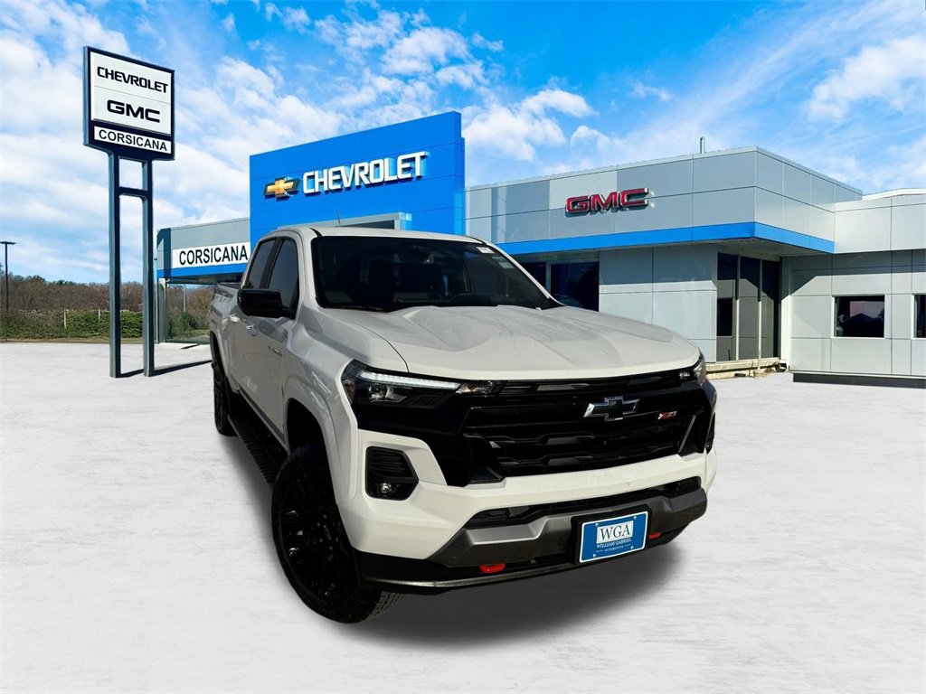 Used 2024 Chevrolet Colorado Z71 w/ Z71 Convenience Package 2