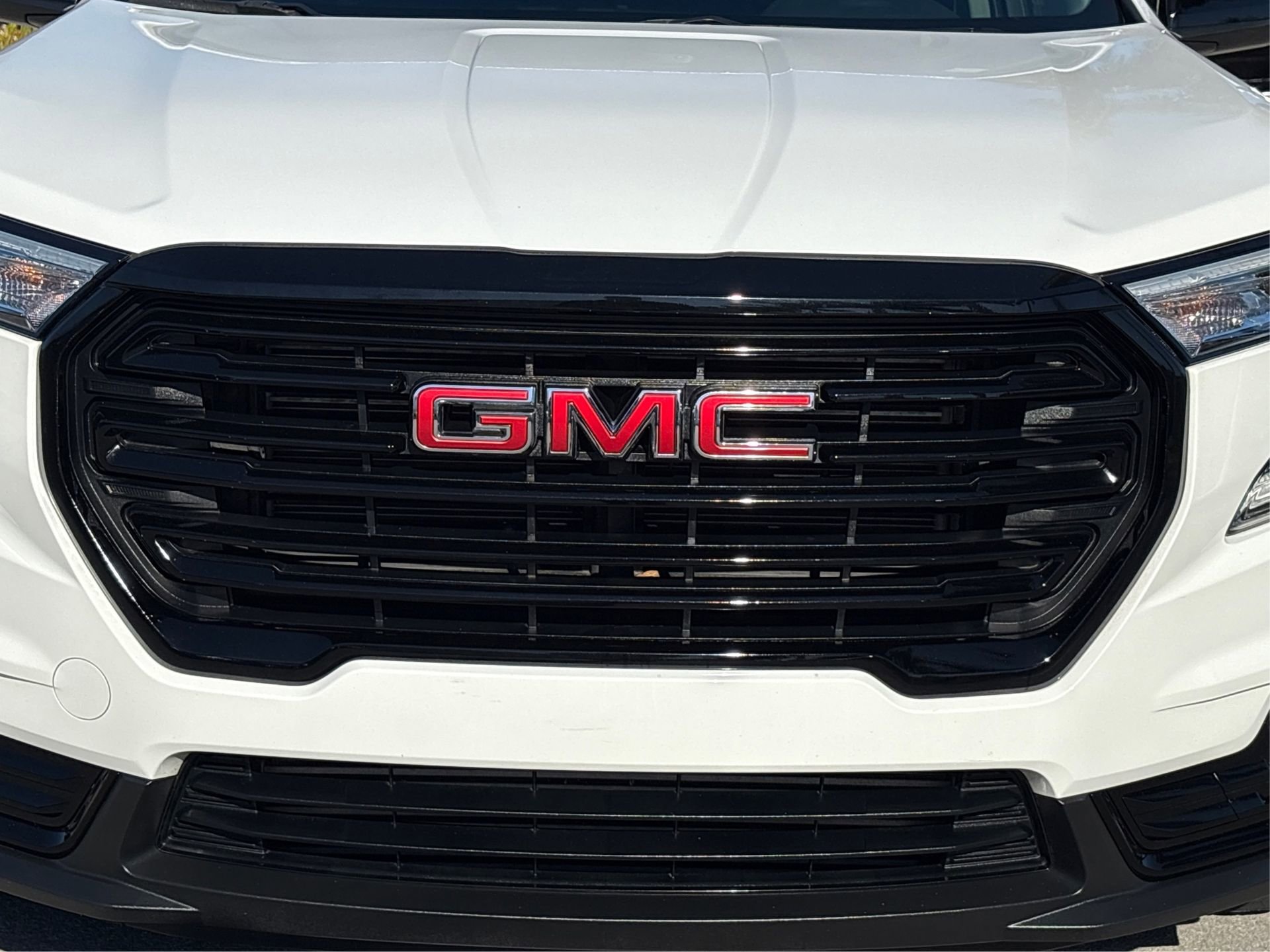 Used 2023 GMC Terrain SLT w/ Elevation Edition image 12