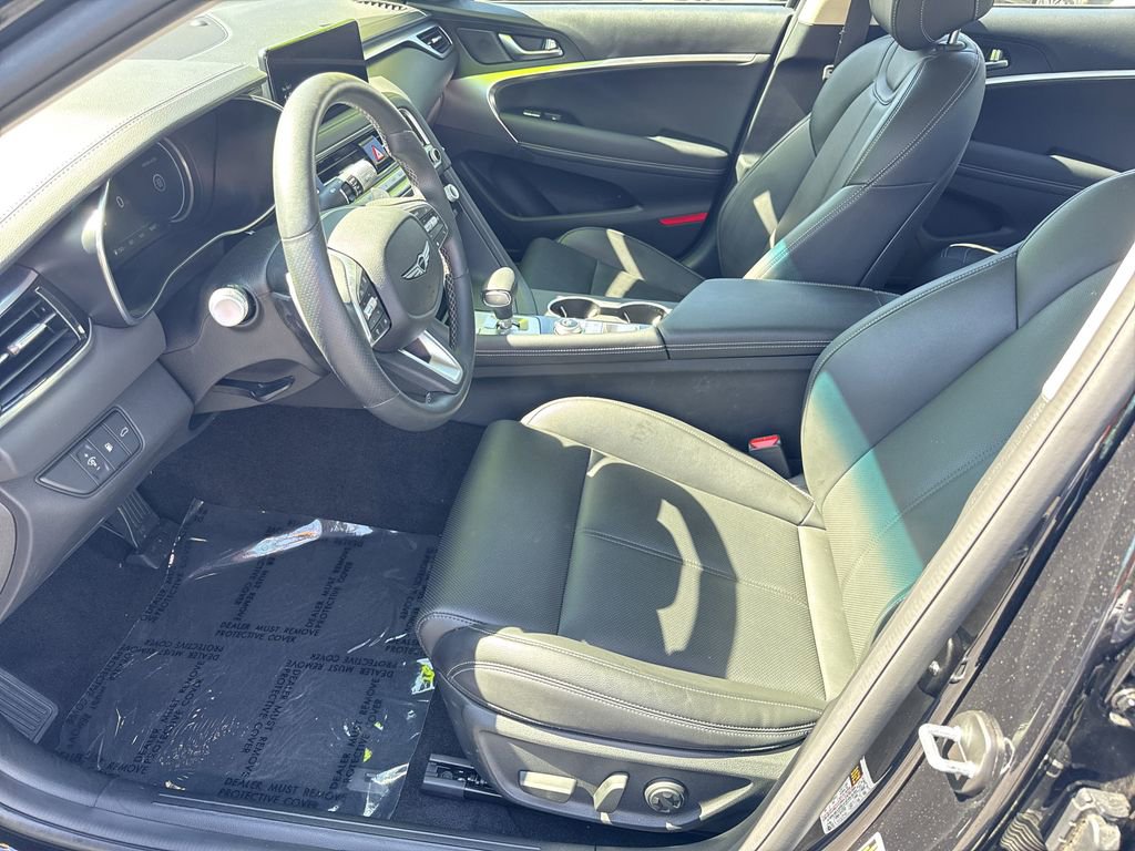 Used 2025 Genesis G70 2.5T image 9