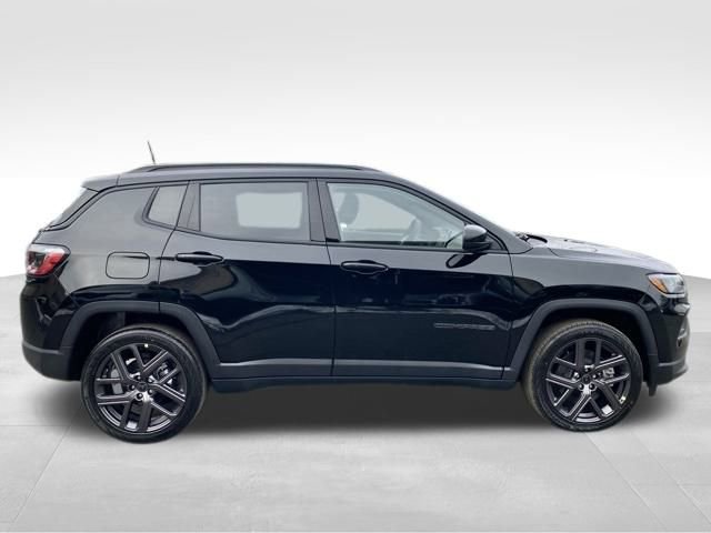 New 2026 Jeep Compass Latitude w/ Sun and Sound Group image 8