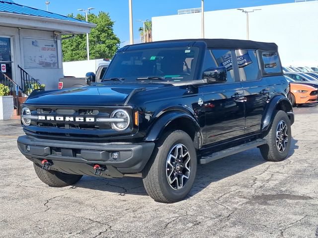 Used 2023 Ford Bronco Outer Banks AWD/4WD image 2