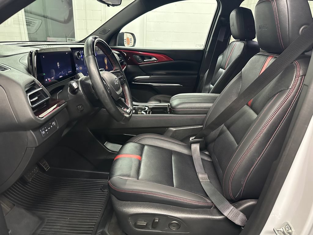 Used 2025 Chevrolet Traverse RS w/ LPO, Floor Liner Package AWD/4WD image 18