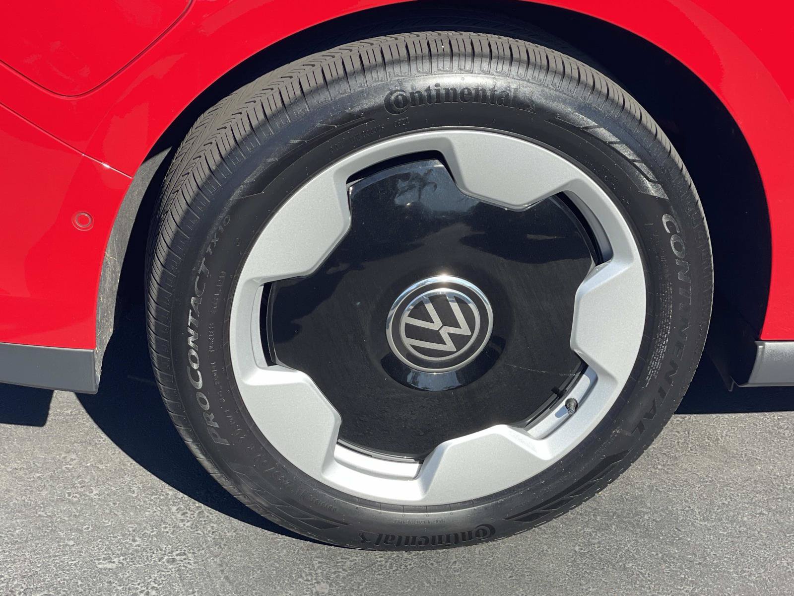Certified 2025 Volkswagen ID. Buzz Pro S Plus AWD/4WD image 6