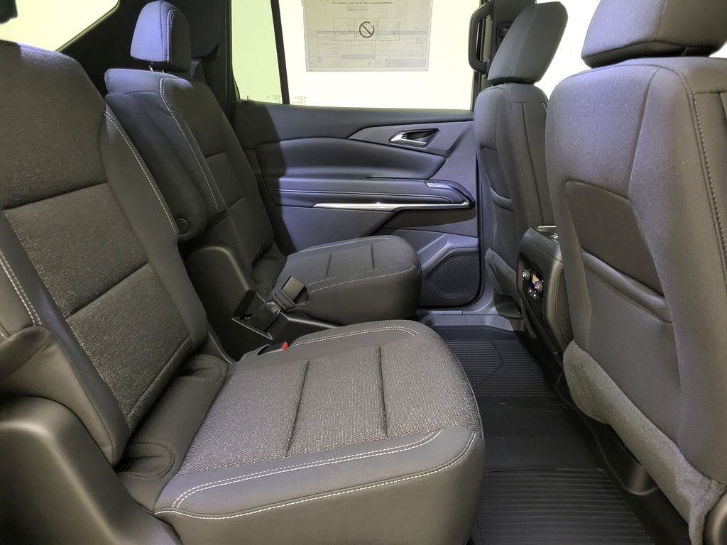 New 2026 Chevrolet Traverse LT w/ LPO, Floor Liner Package image 37