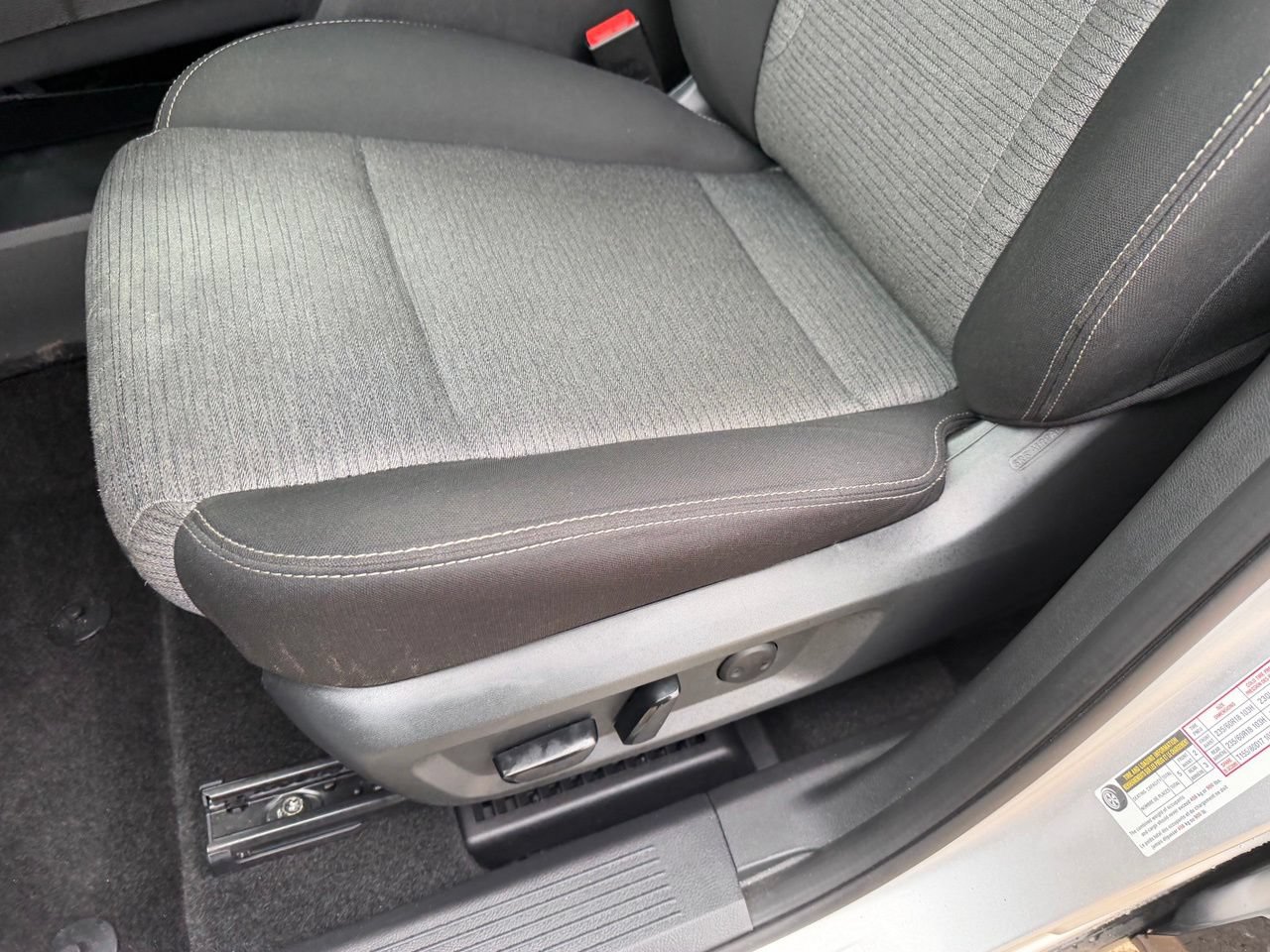 Used 2023 Nissan Rogue SV FWD image 30