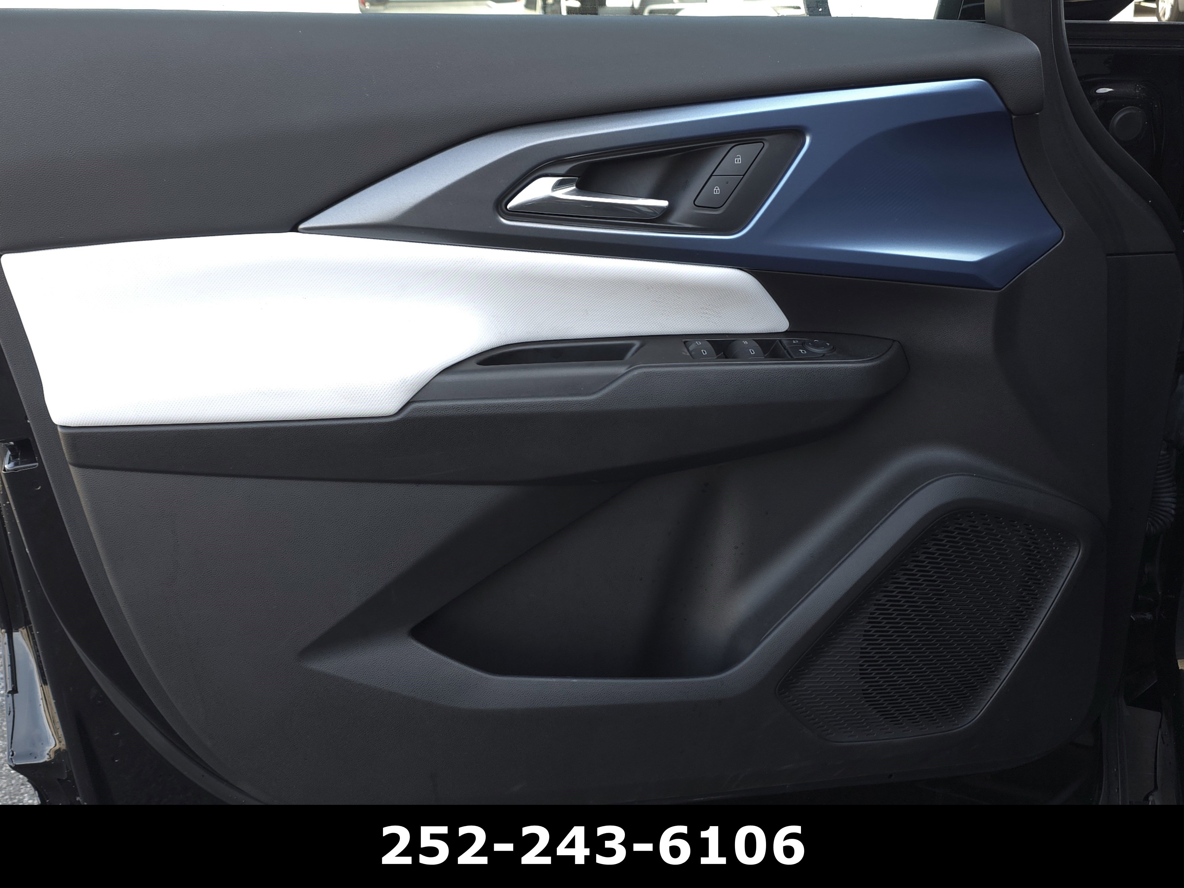 Used 2025 Chevrolet Equinox EV LT image 31