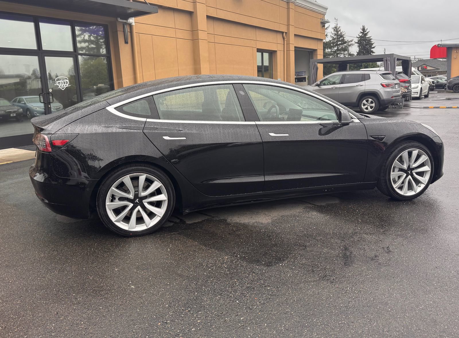 Used 2020 Tesla Model 3 Standard Range Plus RWD image 7