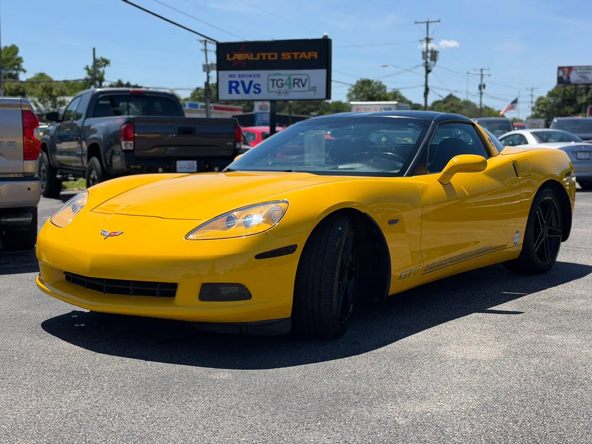 Used 2005 Chevrolet Corvette Coupe w/ Preferred Equipment Group RWD image 7