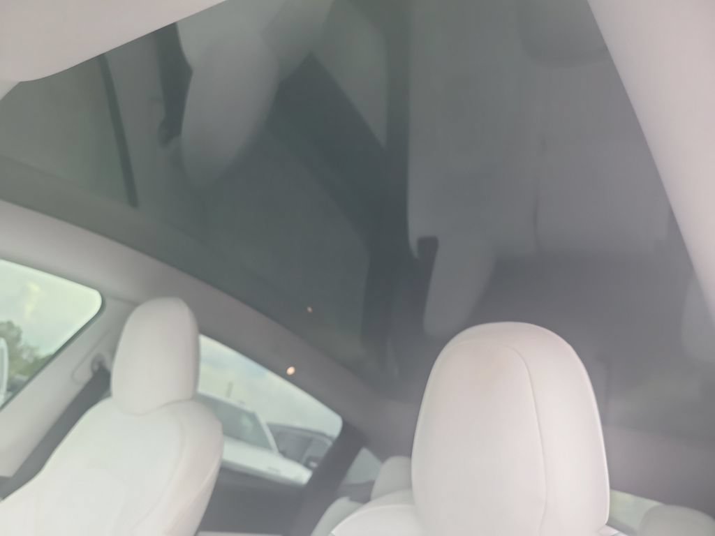 Used 2022 Tesla Model Y Performance AWD/4WD image 23