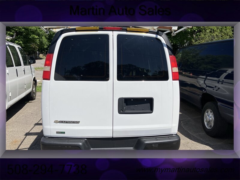 Used 2010 Chevrolet Express 1500 AWD w/ Power Package image 3