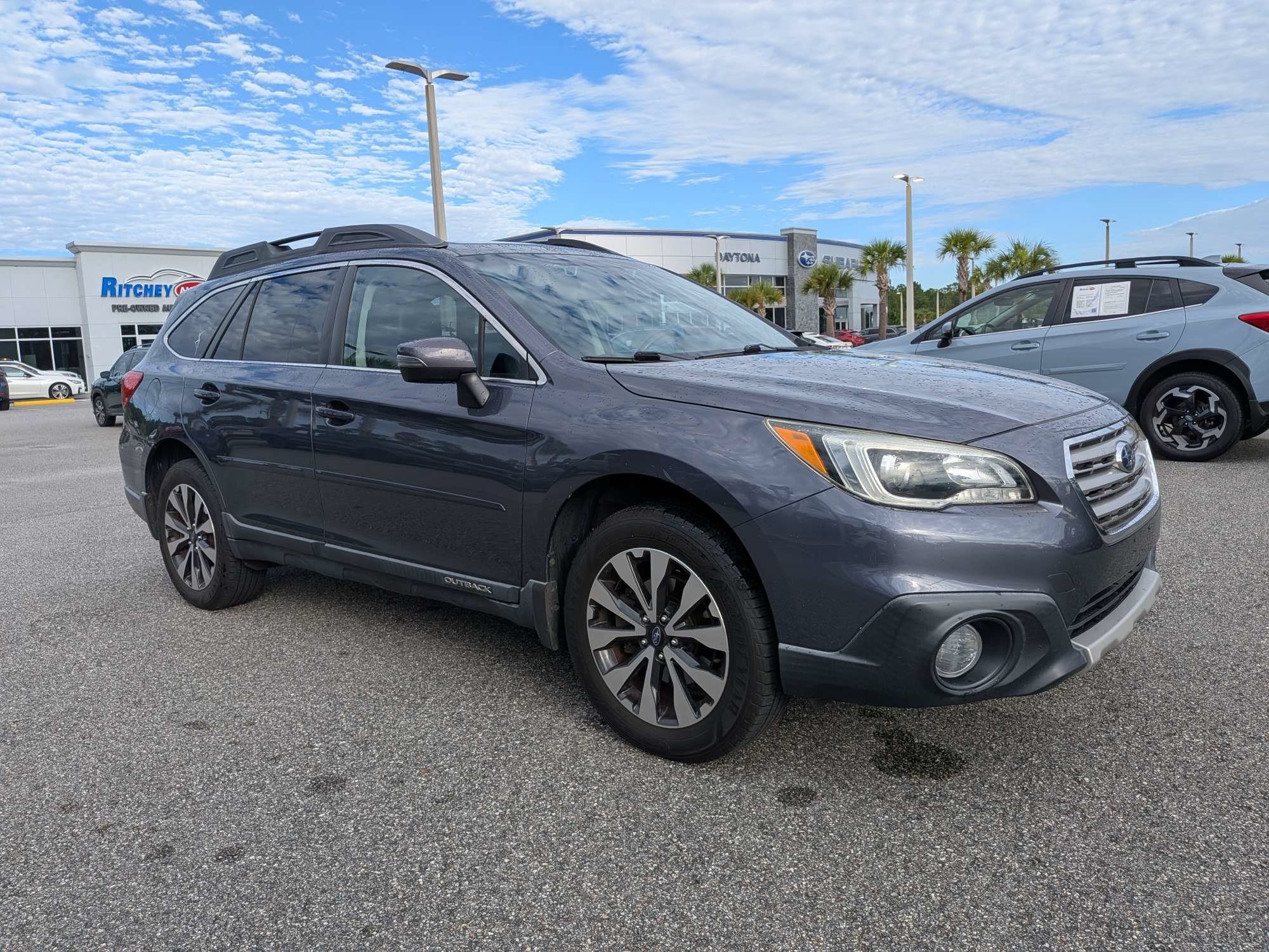 Used 2016 Subaru Outback 2.5i Limited AWD/4WD image 2