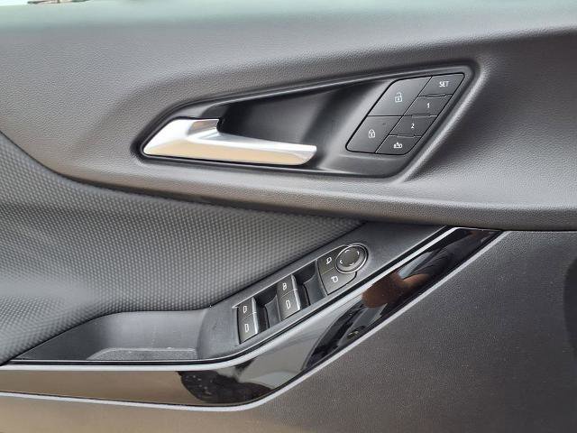 New 2026 Chevrolet Equinox RS w/ Convenience Package III AWD/4WD image 14