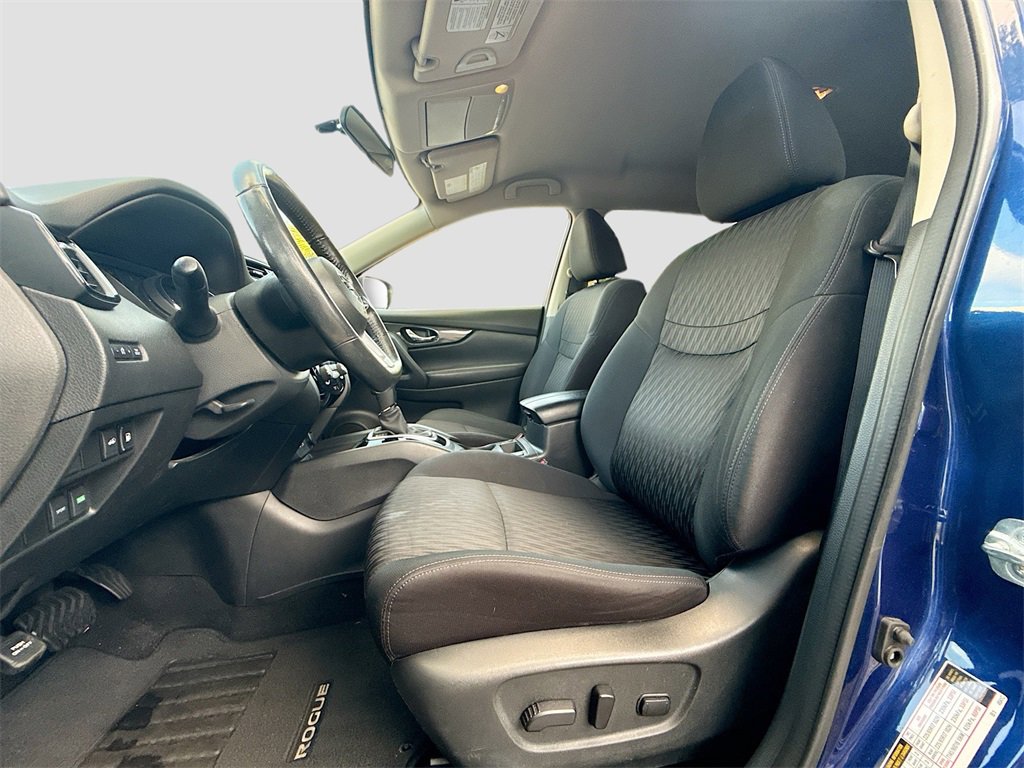 Used 2018 Nissan Rogue SV image 21