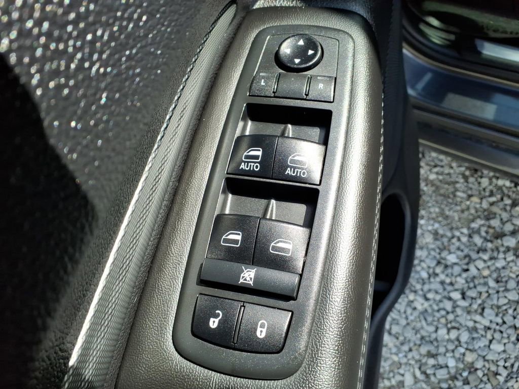 Used 2019 Dodge Durango GT AWD/4WD image 30