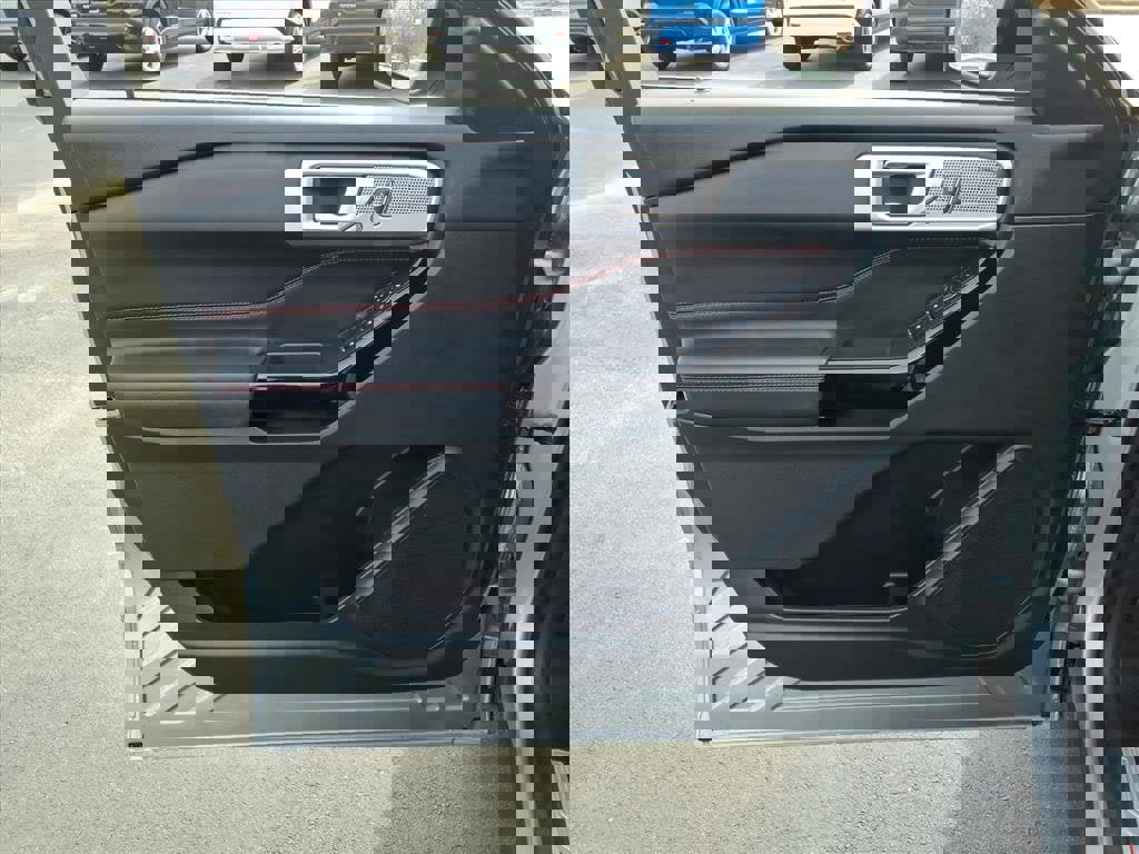 Used 2024 Ford Explorer ST-Line w/ Class IV Trailer Tow Package image 9