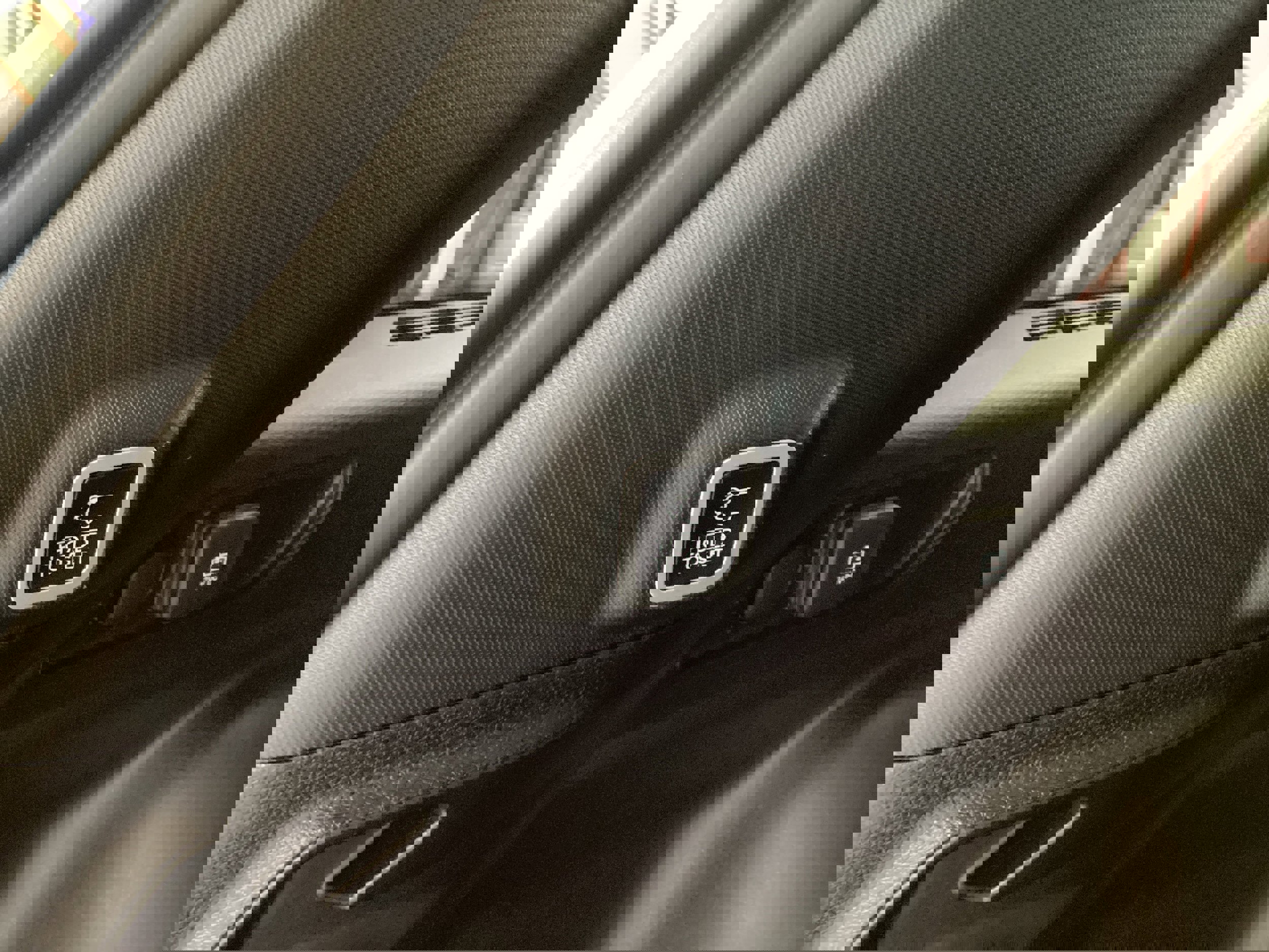 Used 2024 Jeep Grand Cherokee Altitude image 6