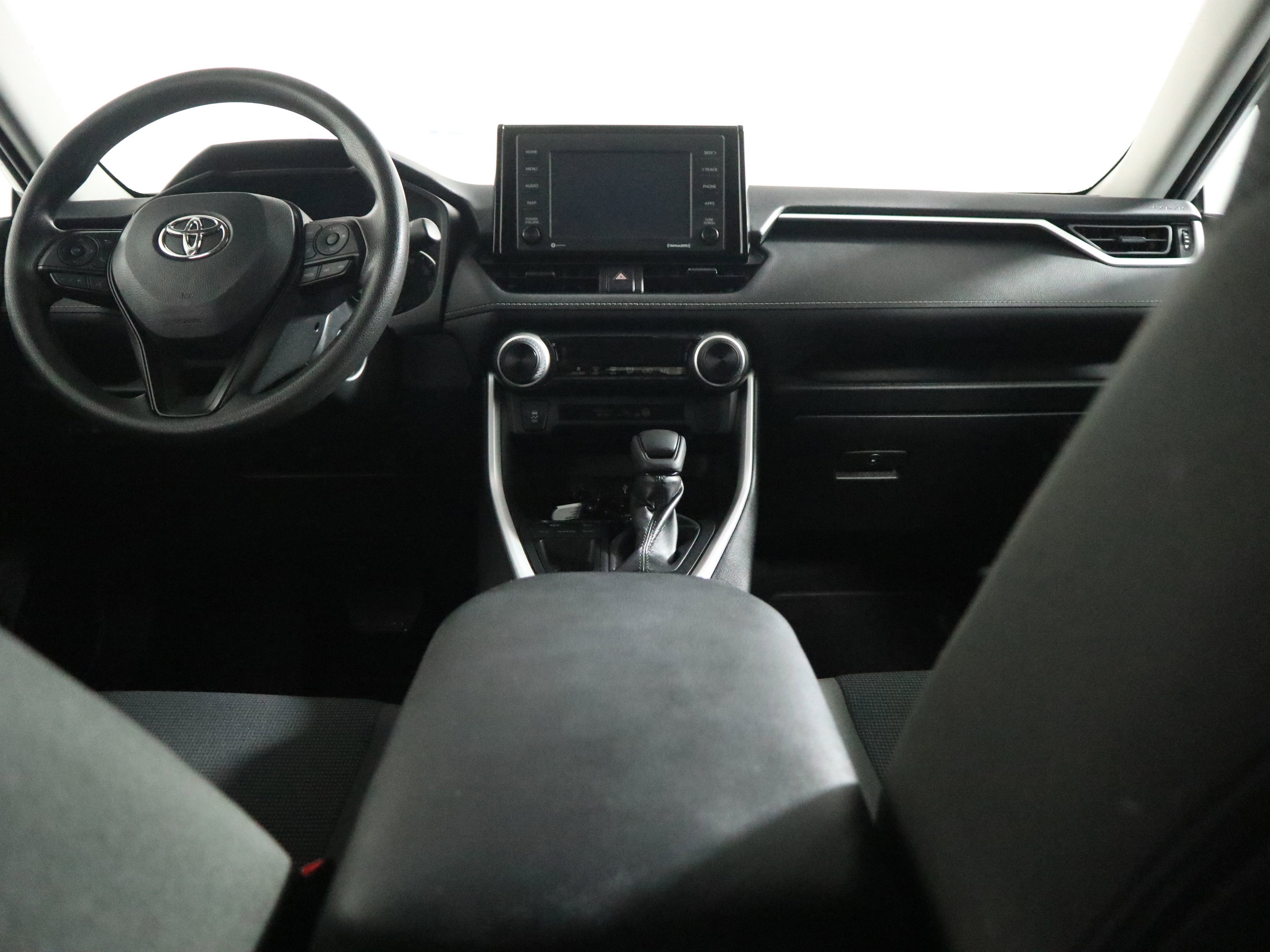 Used 2022 Toyota RAV4 LE image 14