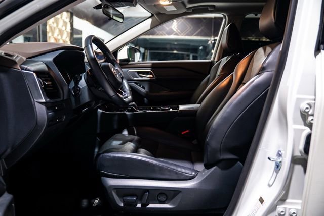 Used 2021 Nissan Rogue SV w/ Premium Package image 9