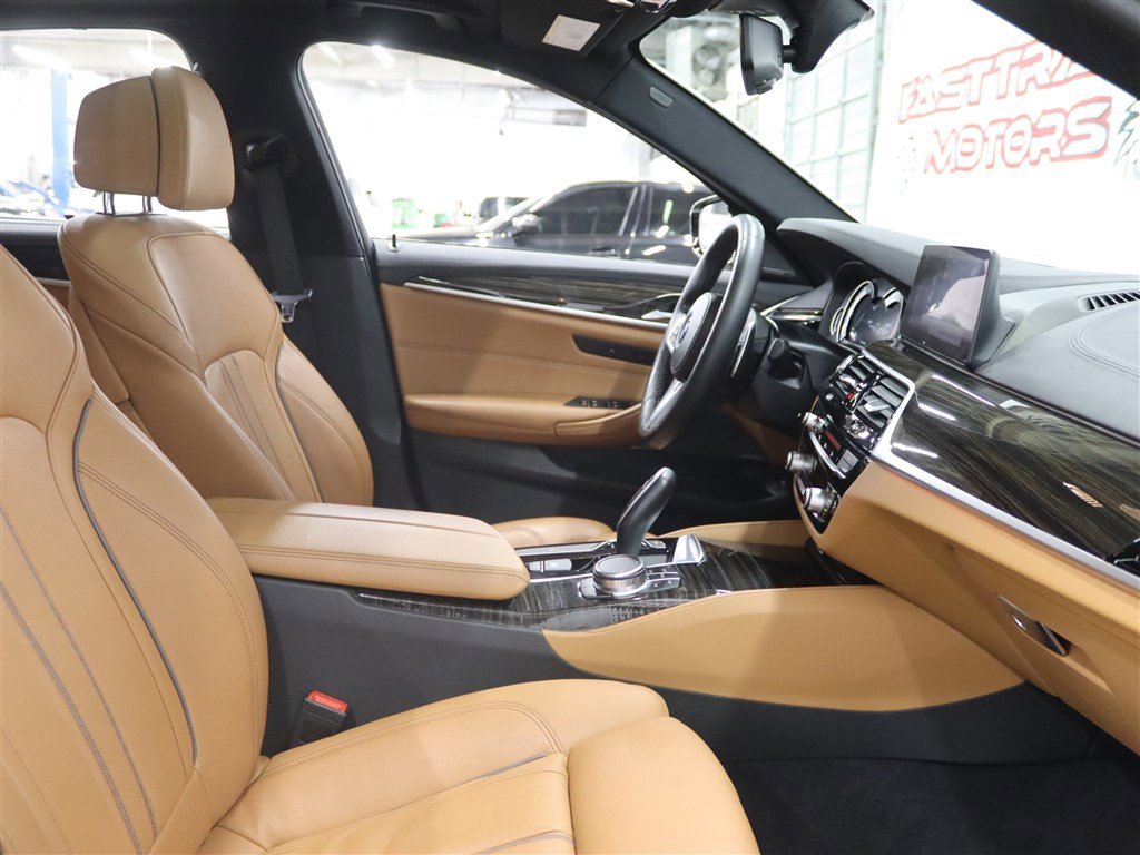 Used 2019 BMW M550i xDrive image 18