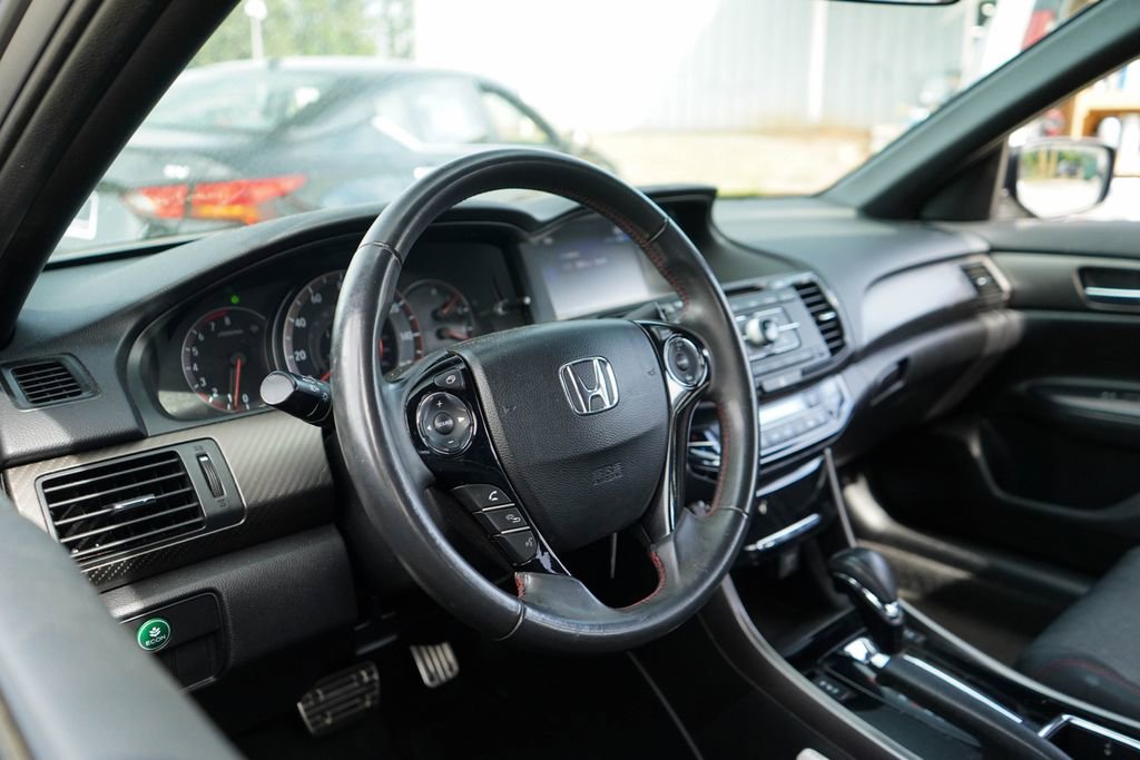 Used 2017 Honda Accord Sport Special Edition image 6