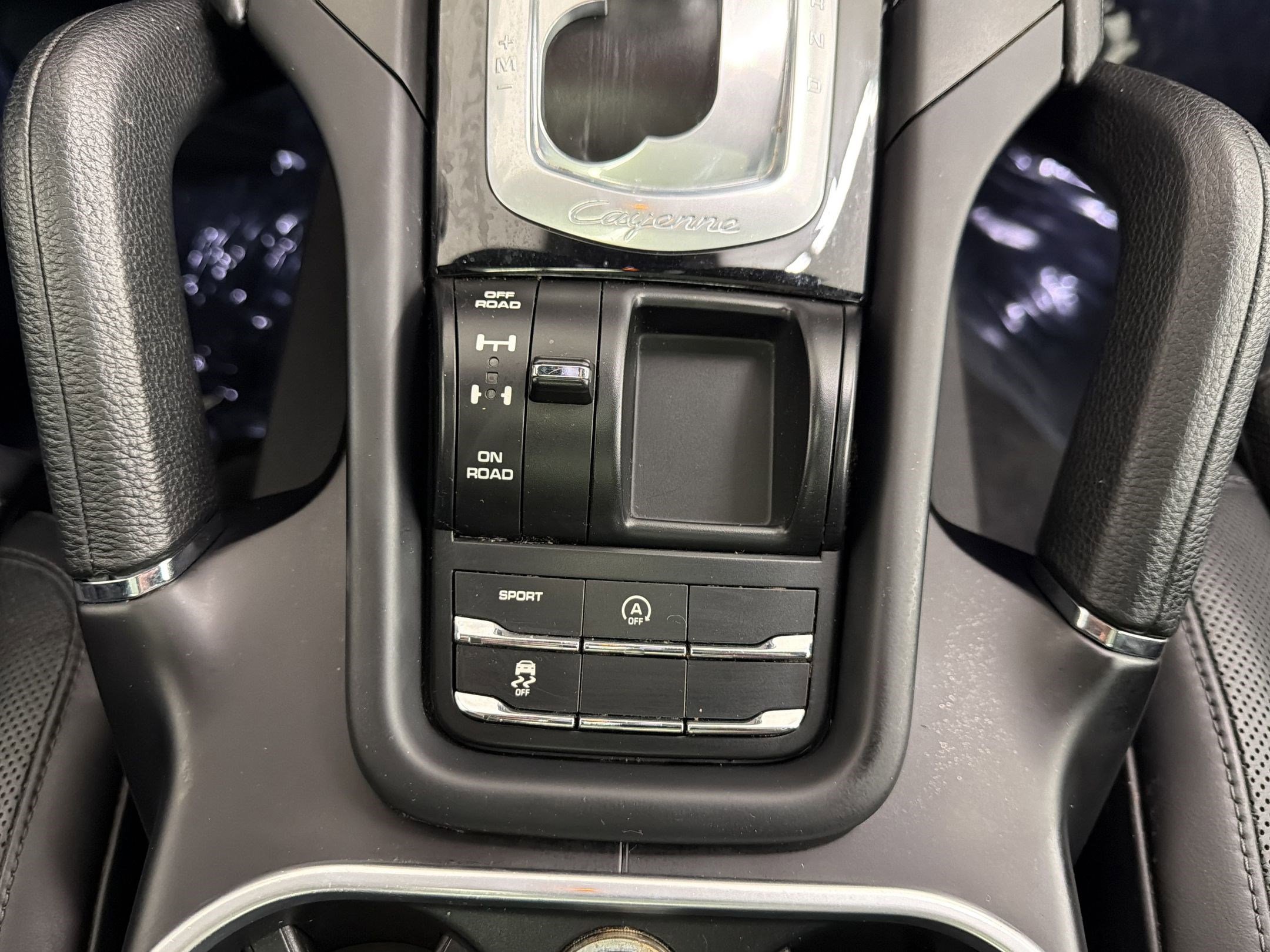 Used 2017 Porsche Cayenne AWD/4WD image 31