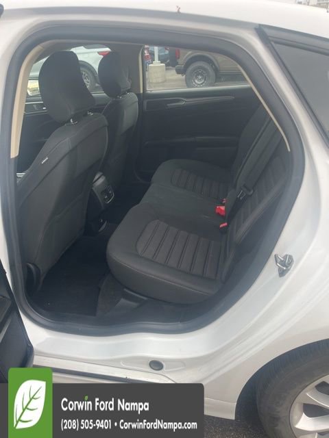 Used 2019 Ford Fusion SE image 11