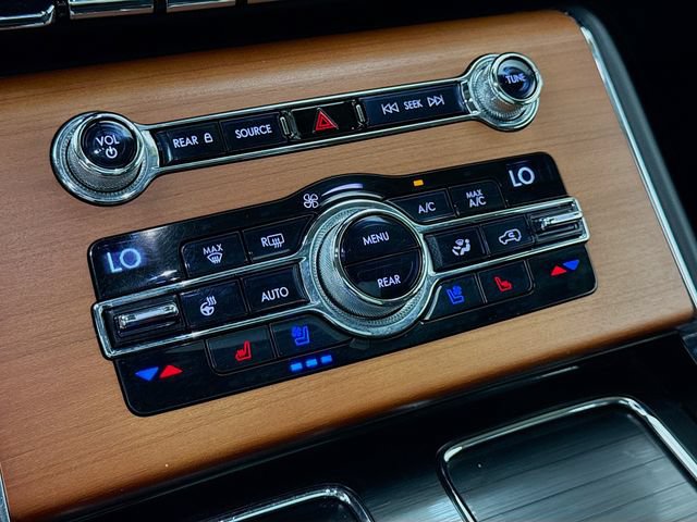 Used 2020 Lincoln Aviator Reserve w/ Equipment Group 202A AWD/4WD image 16