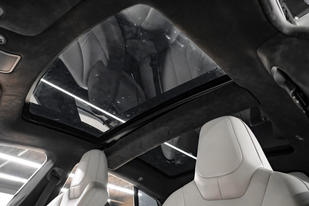 Used 2016 Tesla Model S 70 image 5