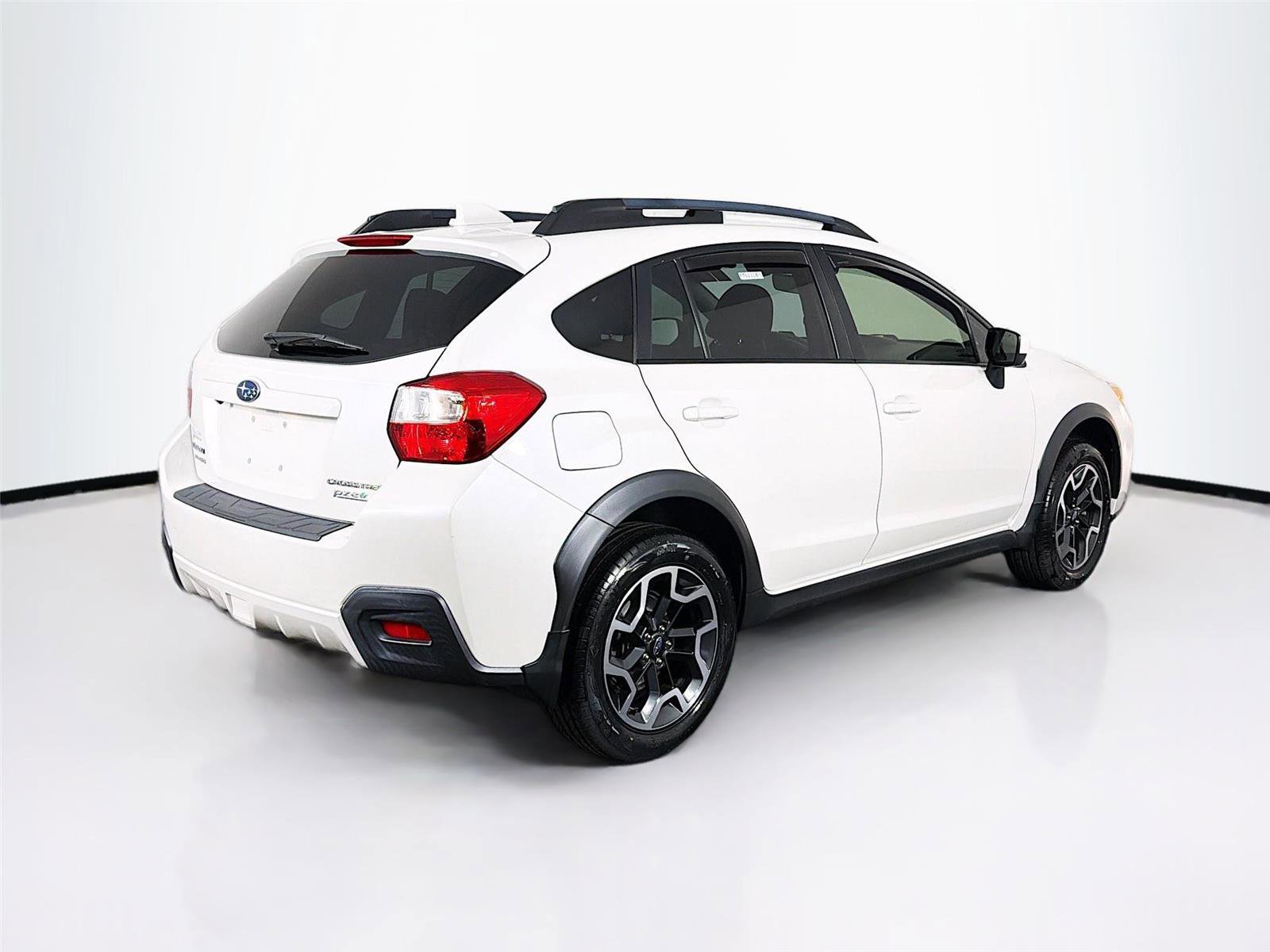 Used 2017 Subaru Crosstrek 2.0i Premium AWD/4WD image 7