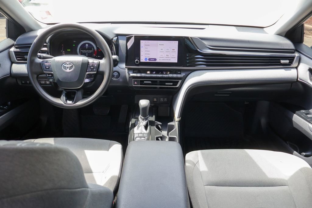 Used 2025 Toyota Camry LE AWD/4WD image 7
