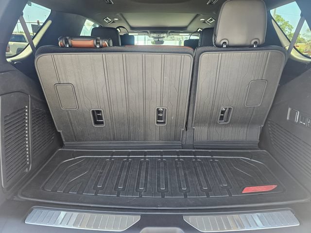 Used 2023 GMC Yukon Denali Ultimate AWD/4WD image 32