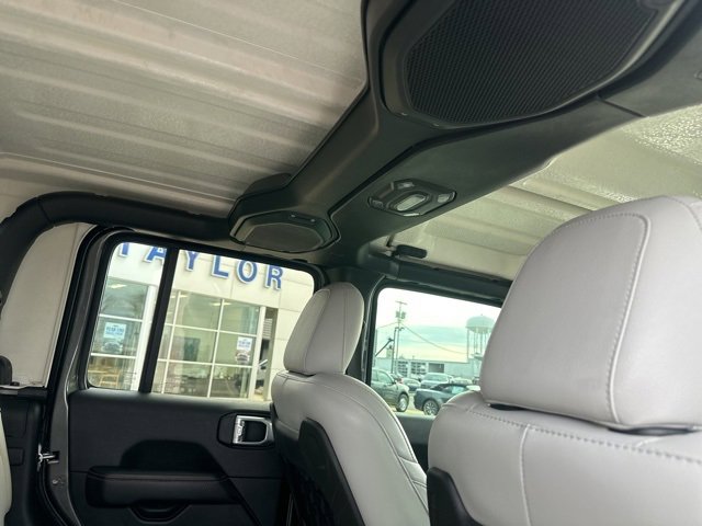 Used 2021 Jeep Gladiator Mojave image 16