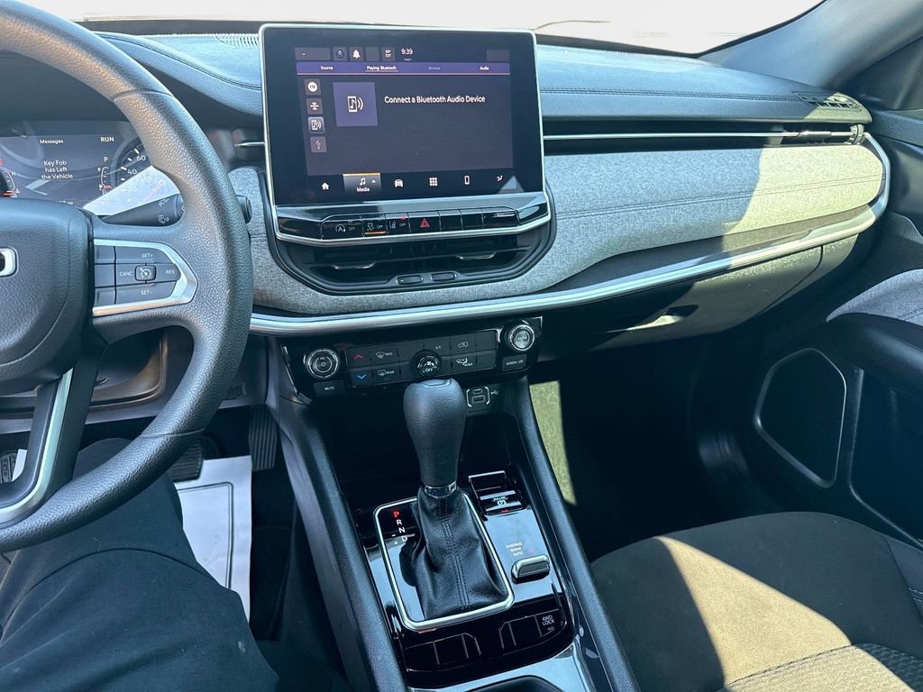 Used 2023 Jeep Compass Sport image 21