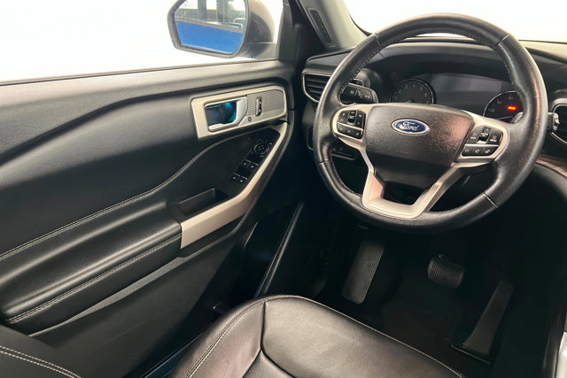 Used 2023 Ford Explorer Limited AWD/4WD image 11