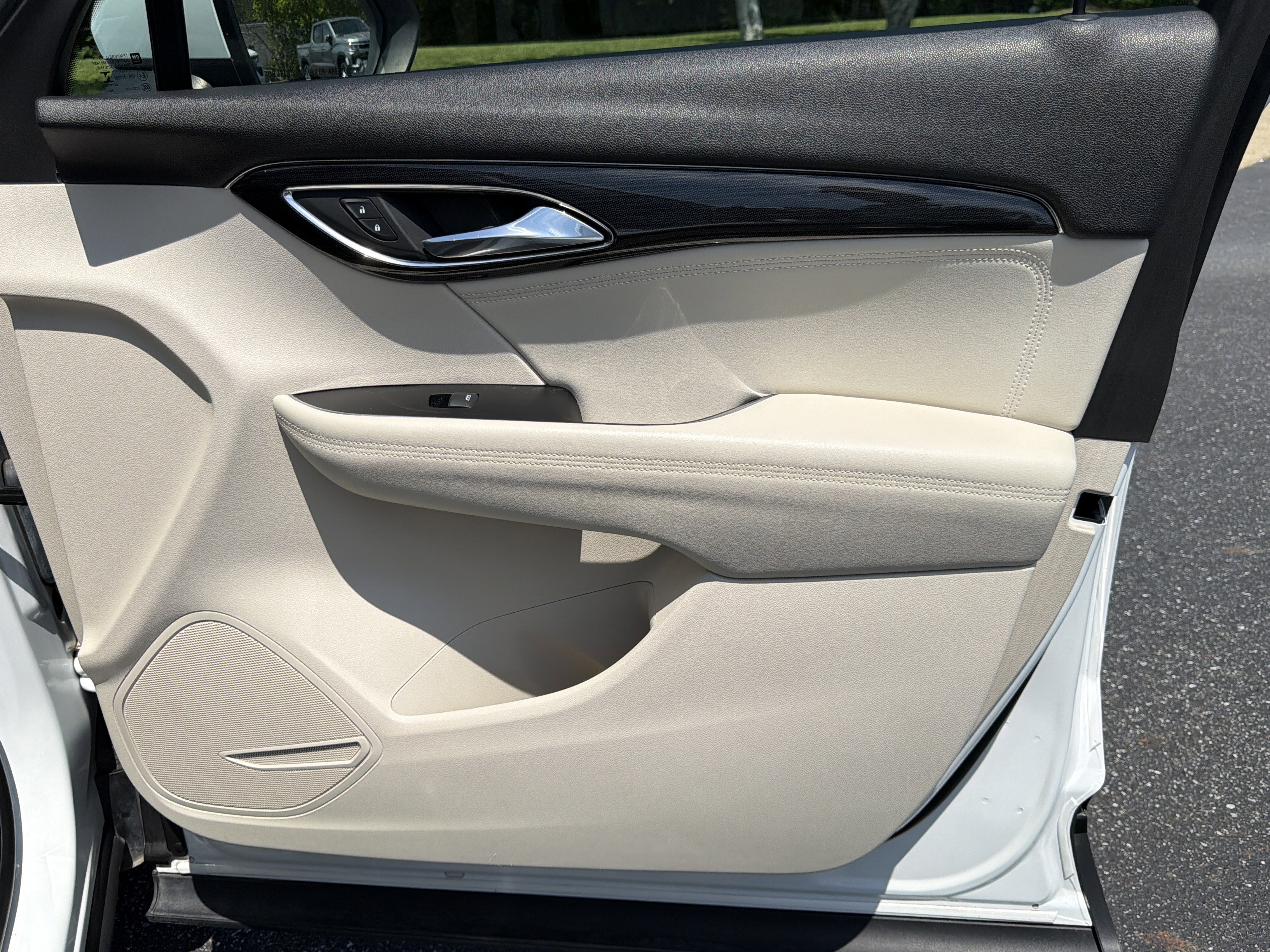 Used 2023 Buick Envision Essence FWD image 14