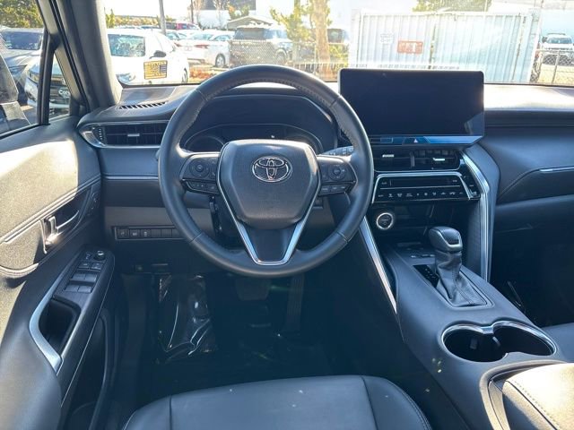 Used 2024 Toyota Venza XLE image 15