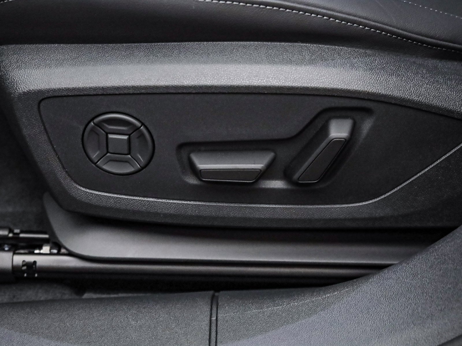New 2025 Audi A6 e-tron Premium Plus image 23