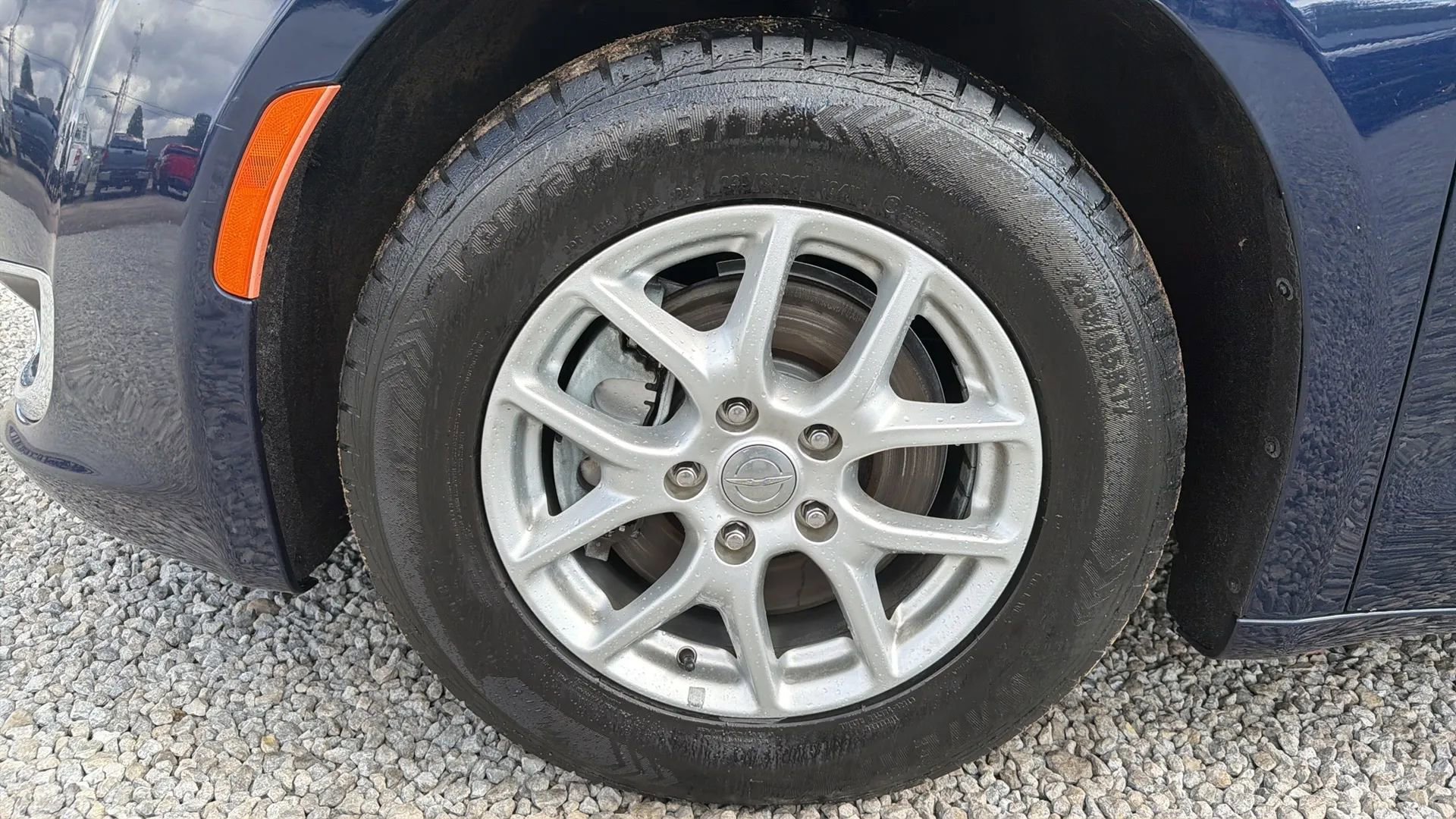 Used 2020 Chrysler Pacifica Touring-L FWD image 11