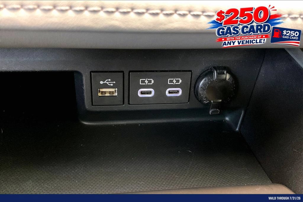 Used 2023 Toyota Highlander XLE AWD/4WD image 34