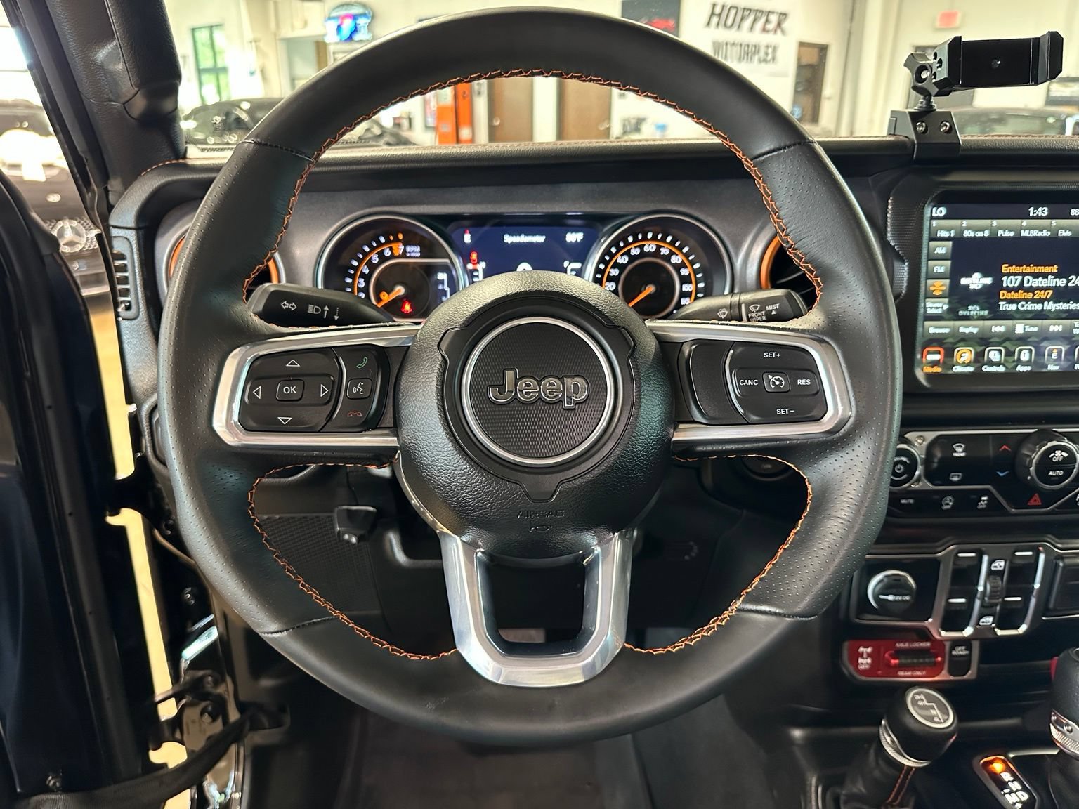 Used 2023 Jeep Gladiator Mojave w/ LED Lighting Group AWD/4WD image 15